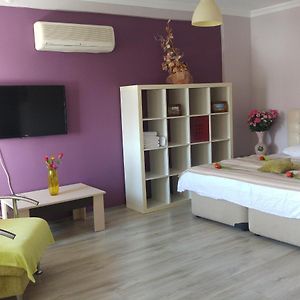 Studio Apart Odası